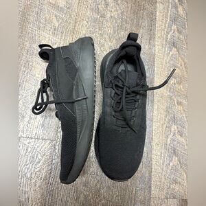 Puma Black Athletic Shoes size 5.5 23.5cm